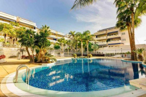 Large Direct Ocean Front 4bd Apartment